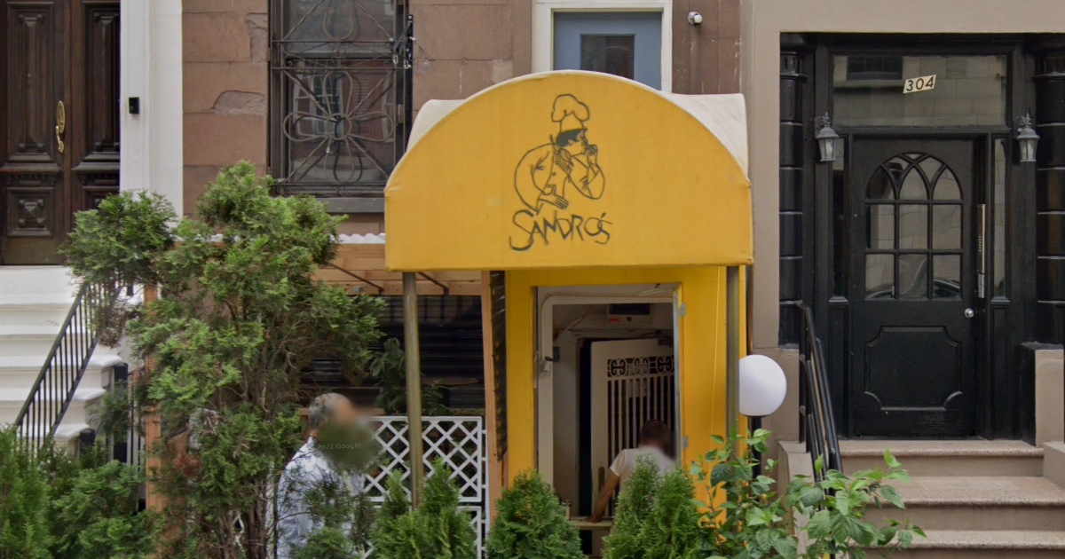 Sandro's closes