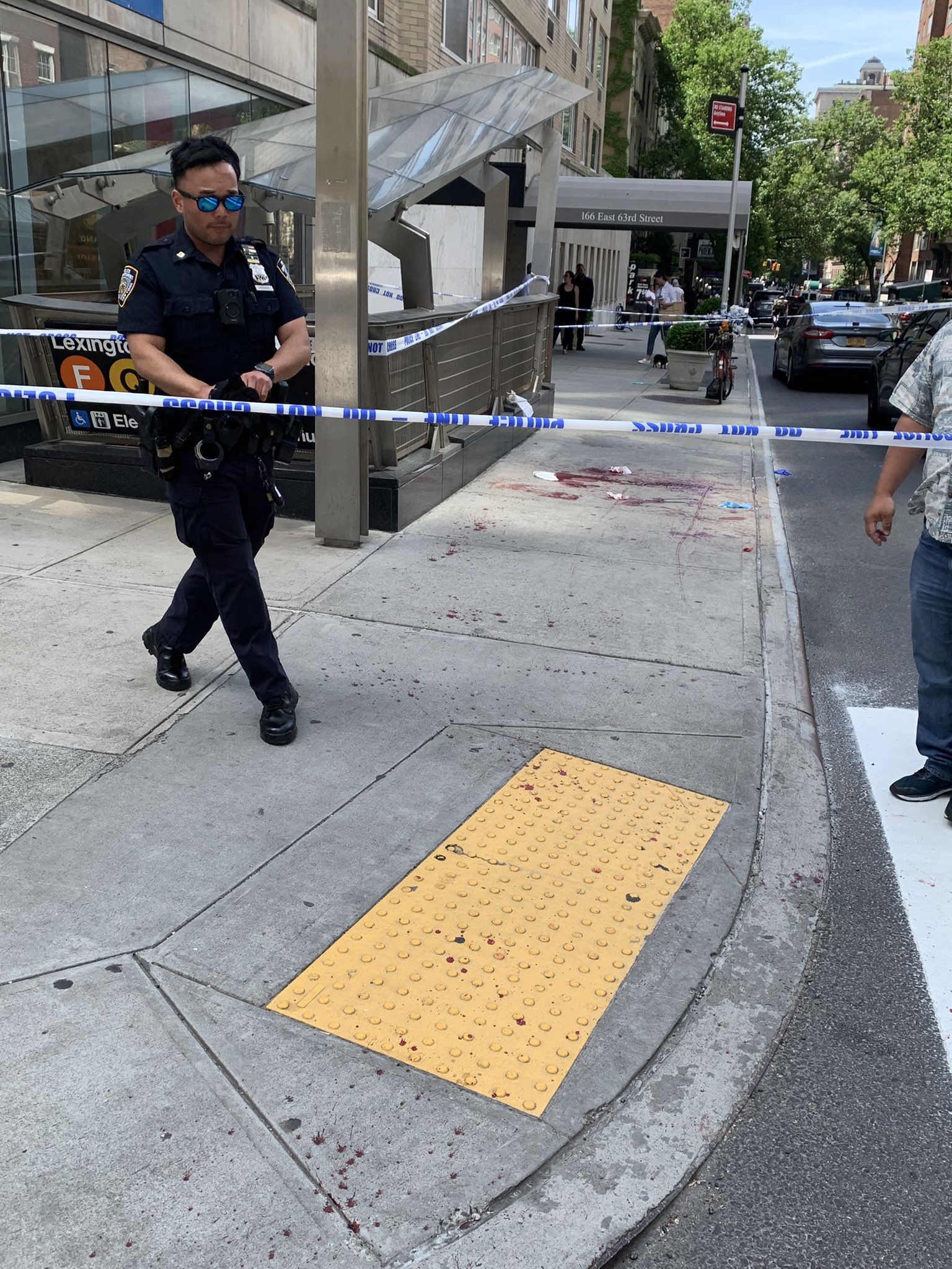 broad daylight stabbing 63rd street upper east side