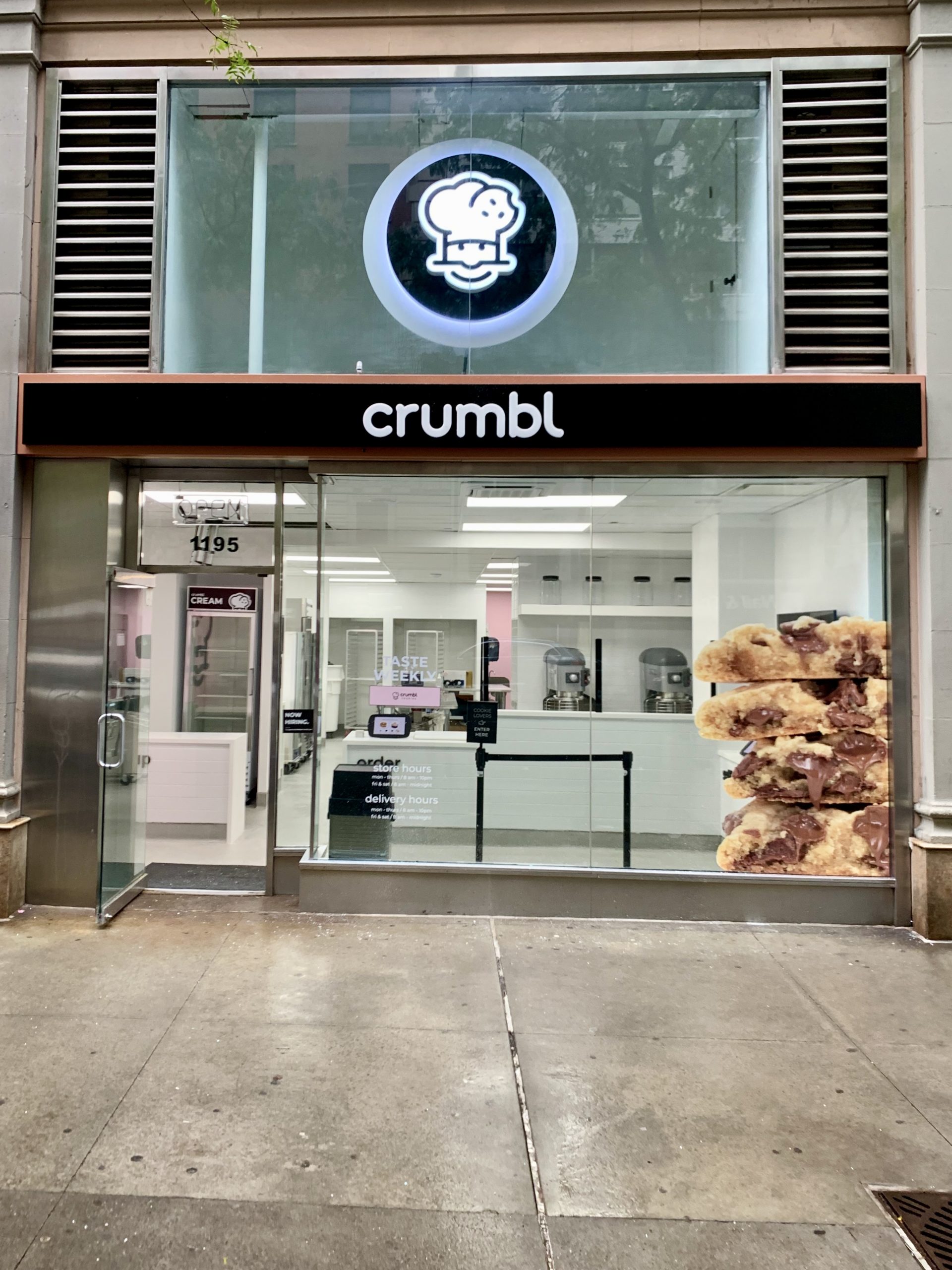 crumbl ues