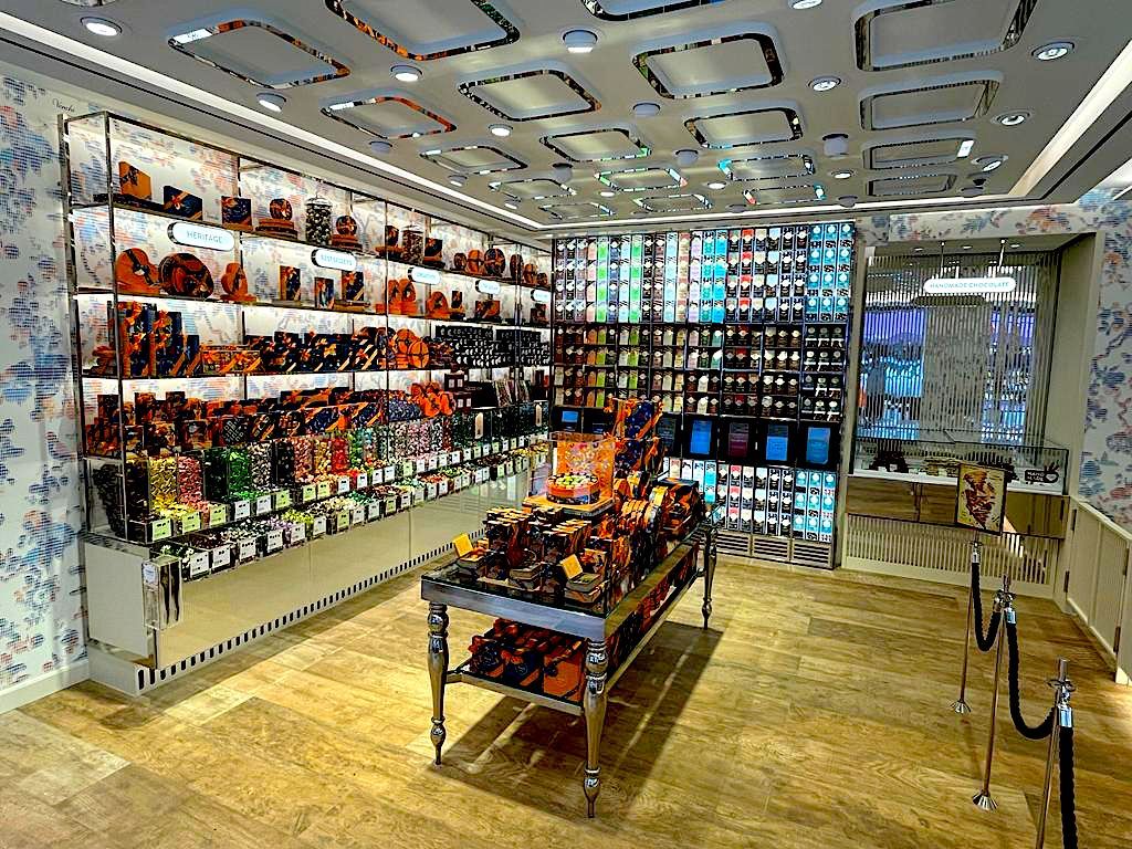 Venchi Lexington Avenue Interior - Chocolate Bar Wall