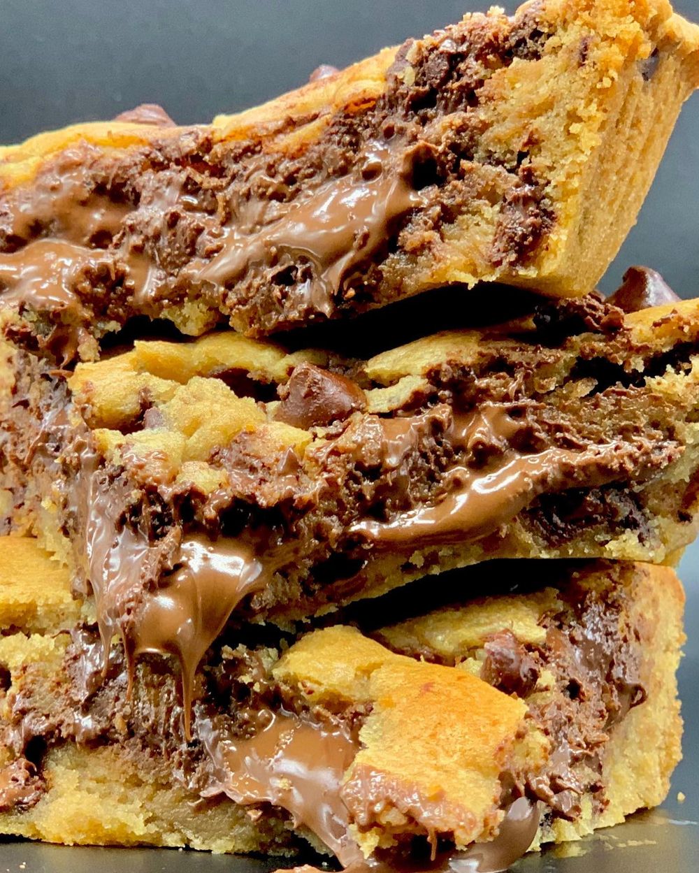 Nutella Stuffed Cookie Pie