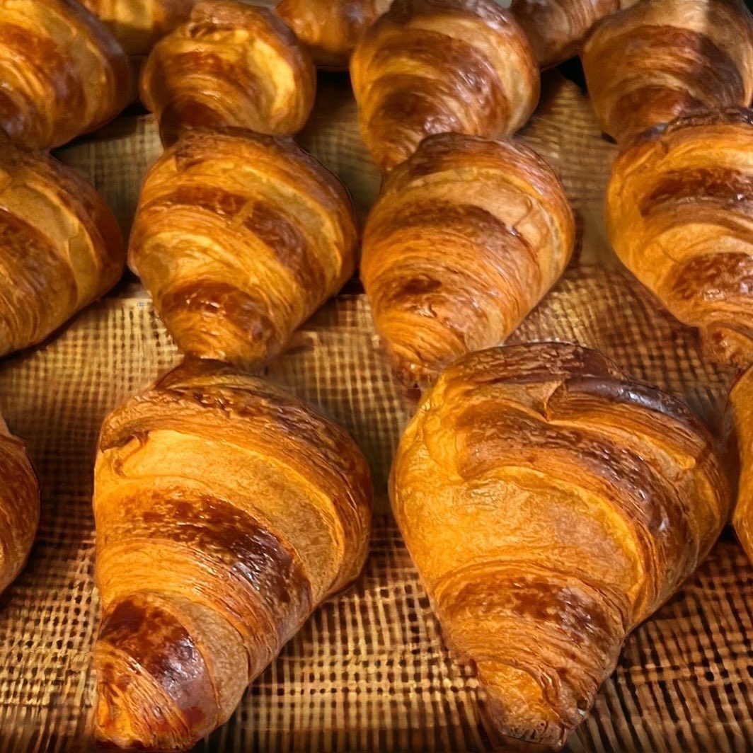 crumbly's croissants