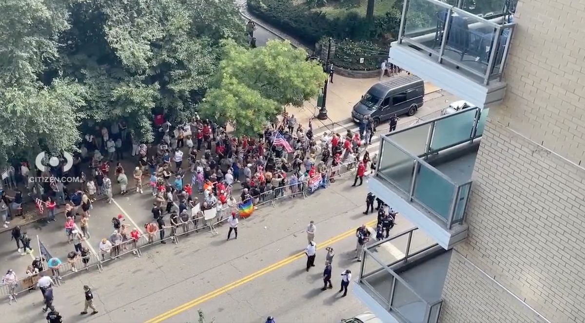 migrant protest gracie mansion