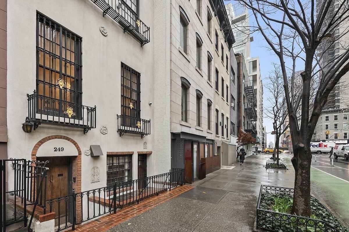 frank sinatra townhouse