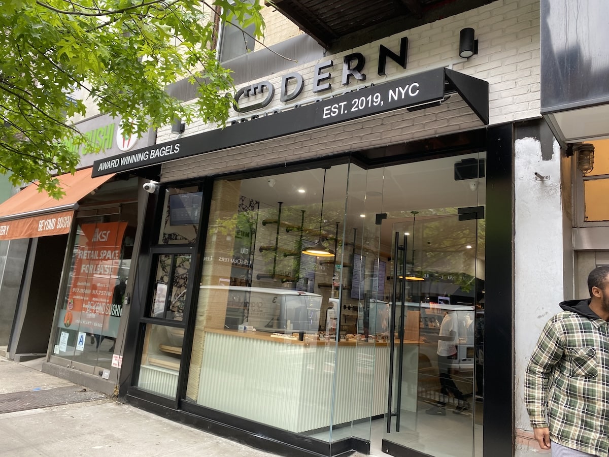 modern bread and bagel ues