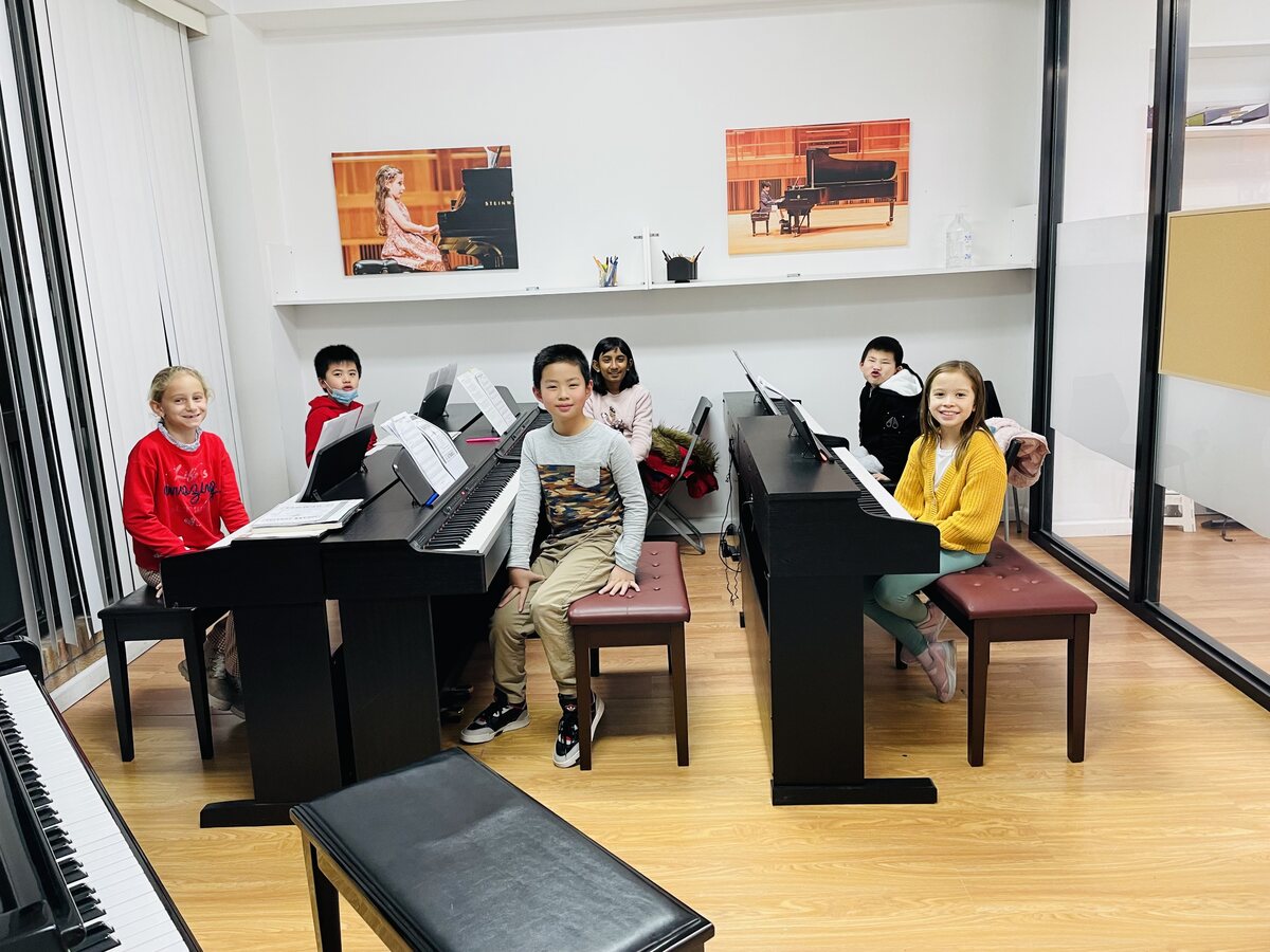 group piano lessons further music school