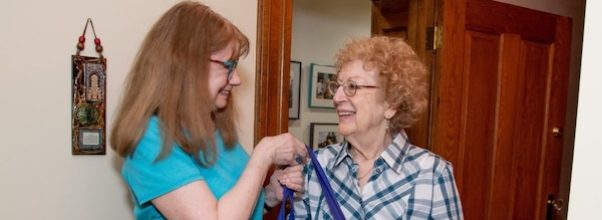 Volunteer & Connect with an Older Neighbor this Passover – Sunday, March 30!
